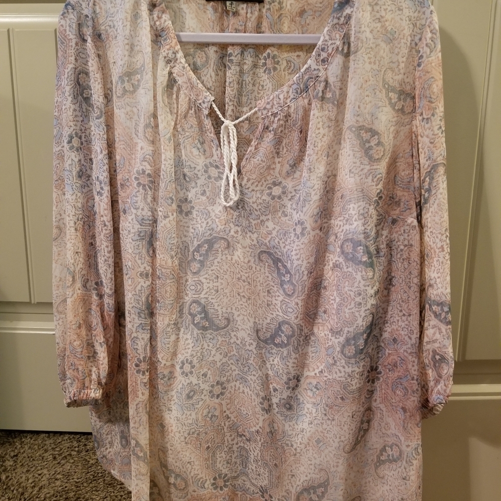 Peachy multi-colored blouse
